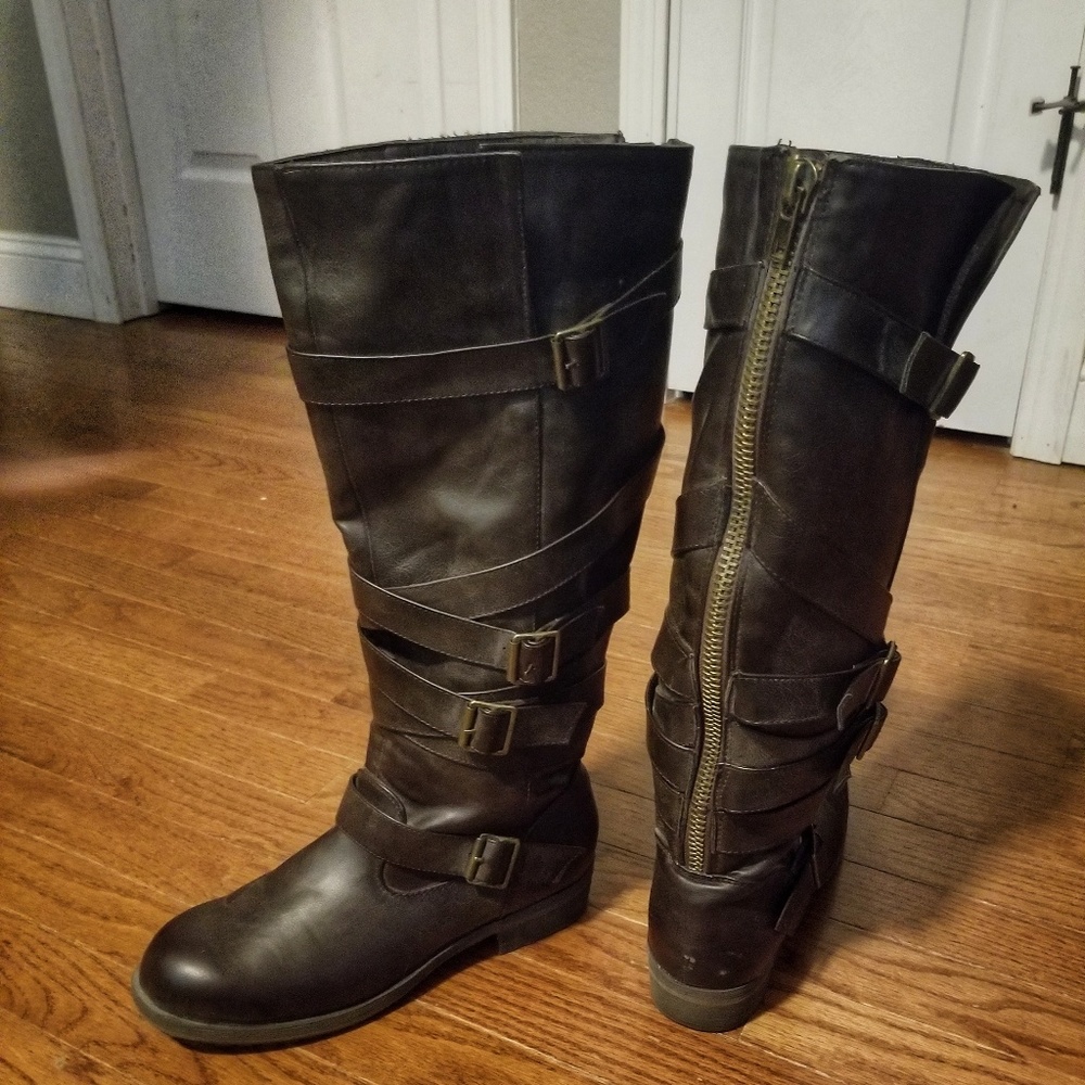 Dark brown boots